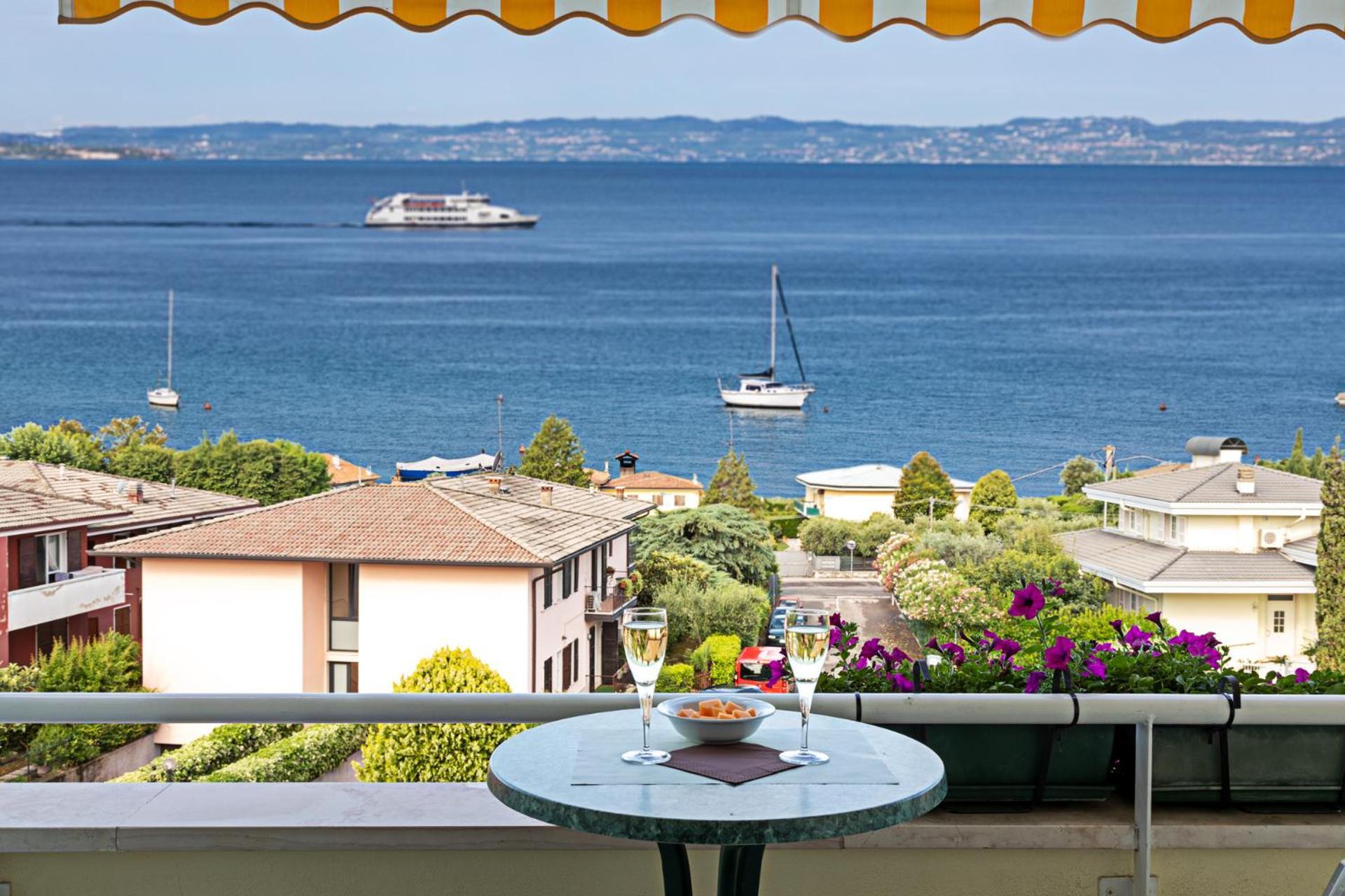 Hotel Gardenia & Villa Charme Adults Friendly 4Star Service Bardolino Exterior photo