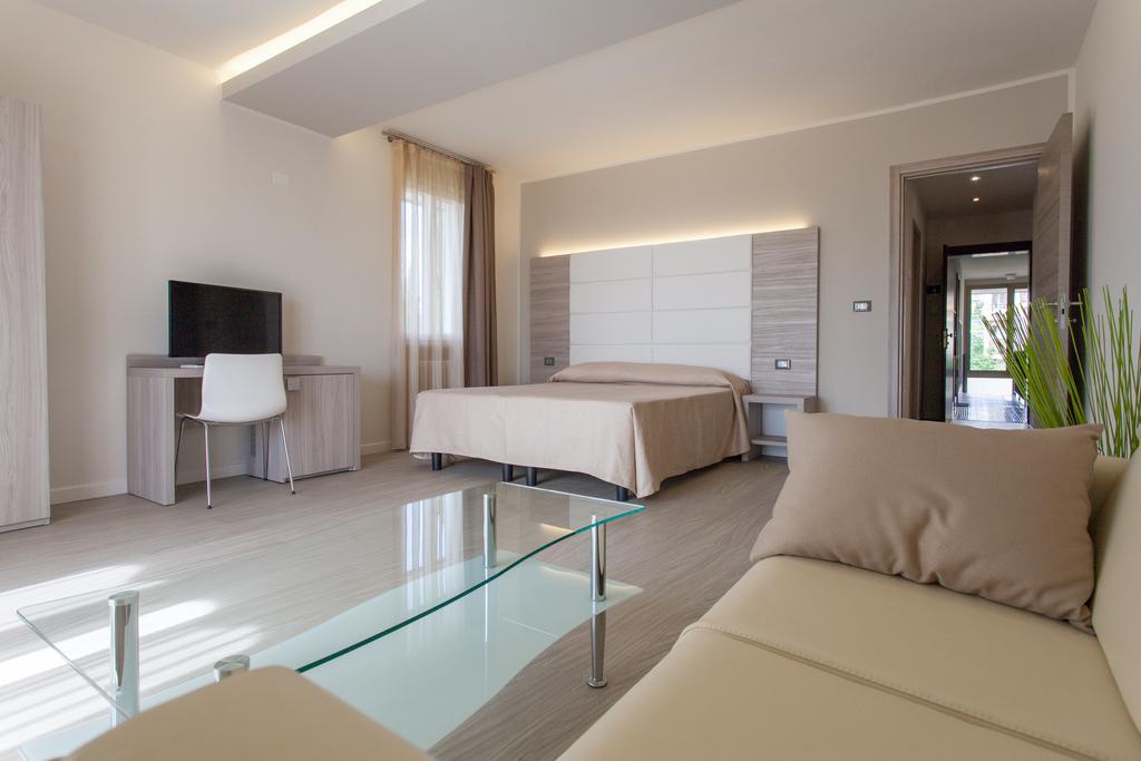 Hotel Gardenia & Villa Charme Adults Friendly 4Star Service Bardolino Exterior photo