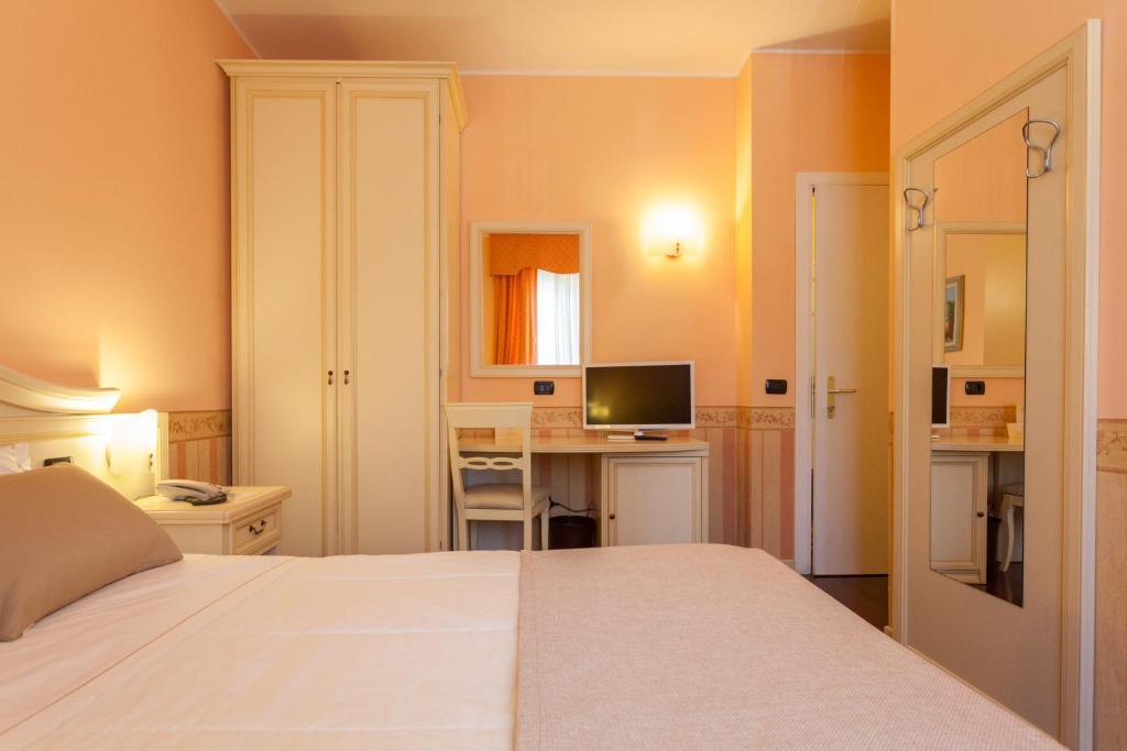 Hotel Gardenia & Villa Charme Adults Friendly 4Star Service Bardolino Room photo